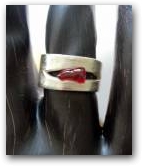 Anillo-Sangre del mes  » Click to zoom ->